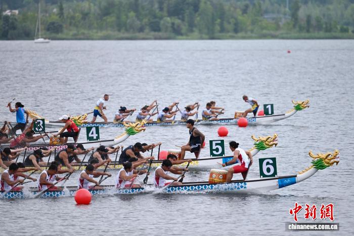 印尼队包揽双金成最大赢家 成都世运会龙舟赛收