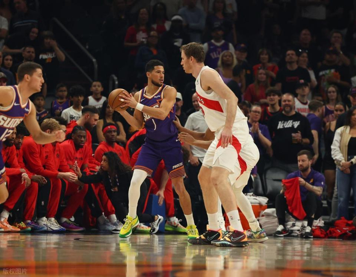 太阳终结五连败六人得分上双迎曙光