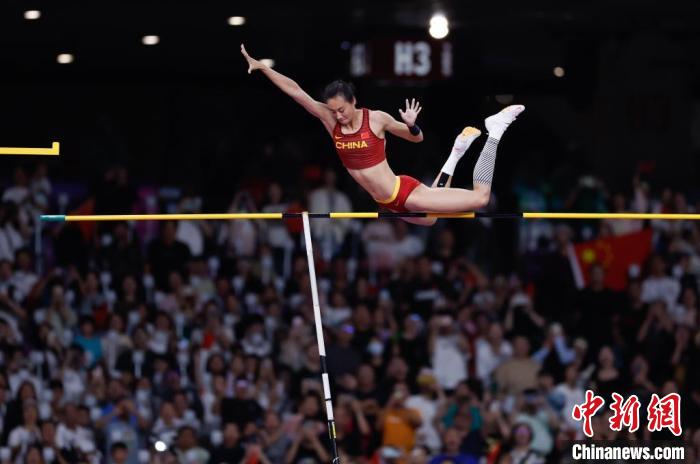 李玲刷新赛会纪录夺金 熊诗麒跳远夺冠创个人最