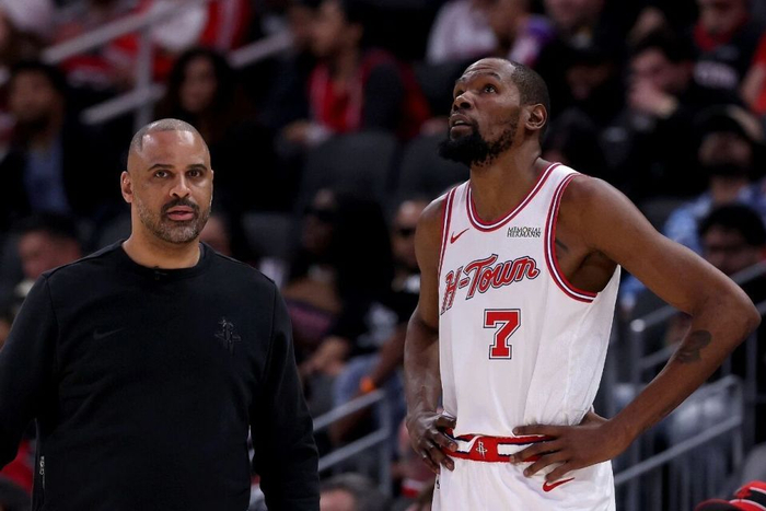 火箭战术调整难破湖人双星碾压 阵容短板暴露争