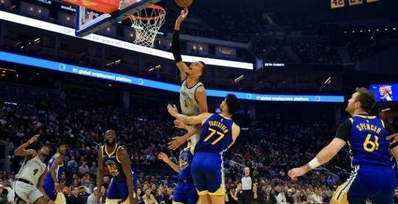 文班亚马狂砍41+18 马刺大胜勇士终结比赛悬念