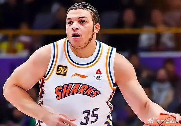 上海男篮外援洛夫顿冲突弃用引球队管理争议