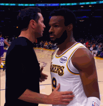 东契奇紧急返美评估伤情 湖人季后赛或依赖老詹