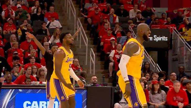 勒布朗·詹姆斯绝平三分助湖人3-0横扫火箭